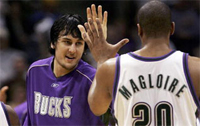 Andrew Bogut - Milwaukee Bucks