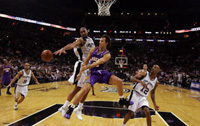 Spurs burn Phoenix