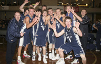 Molloy takes Vics all the way